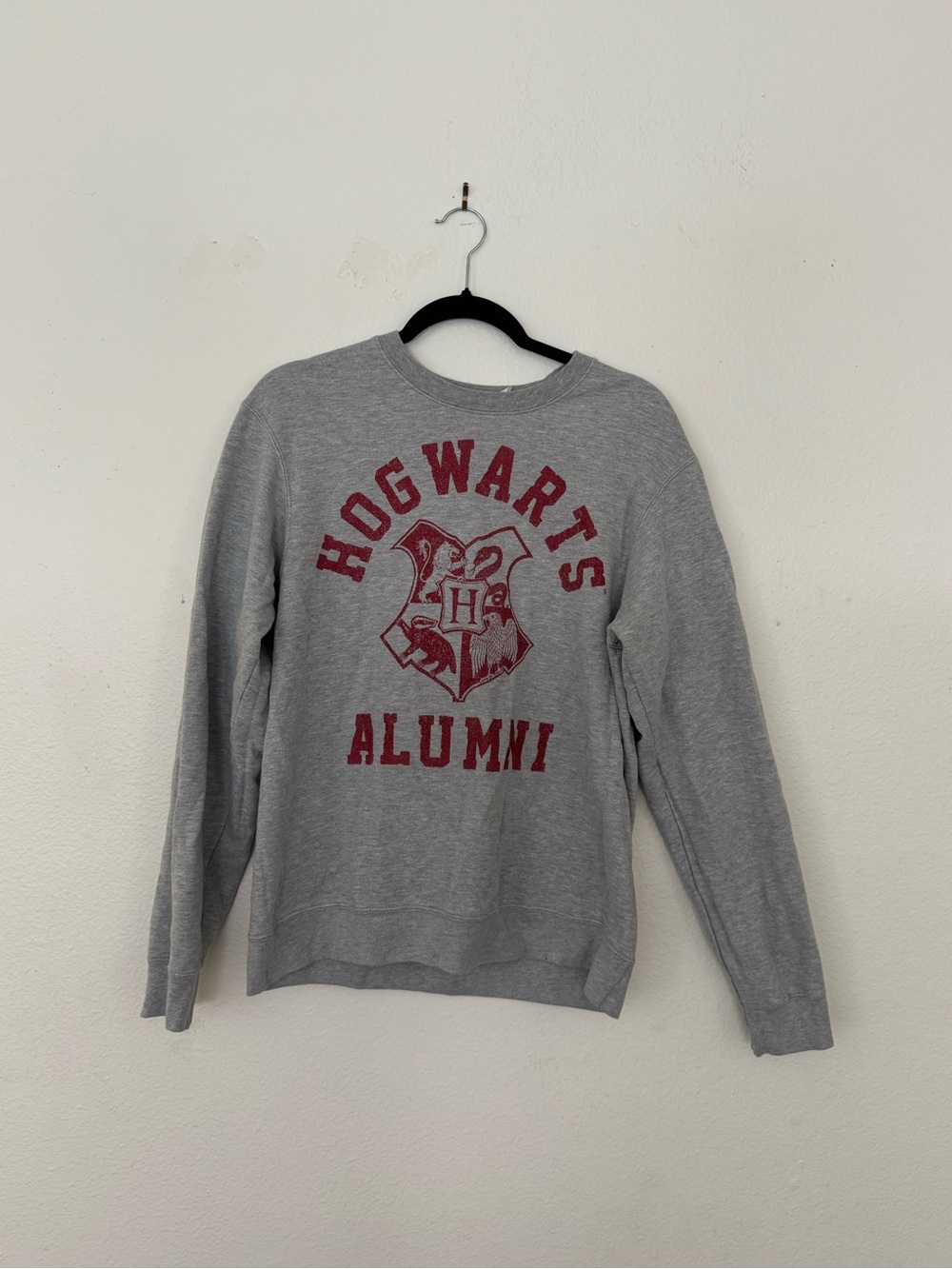 Hogwarts Alumni Grey Crewneck Sweatshirt size M NWOT